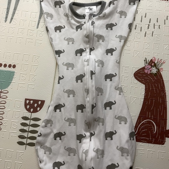 0-3 elephant swaddle - Picture 1 of 1